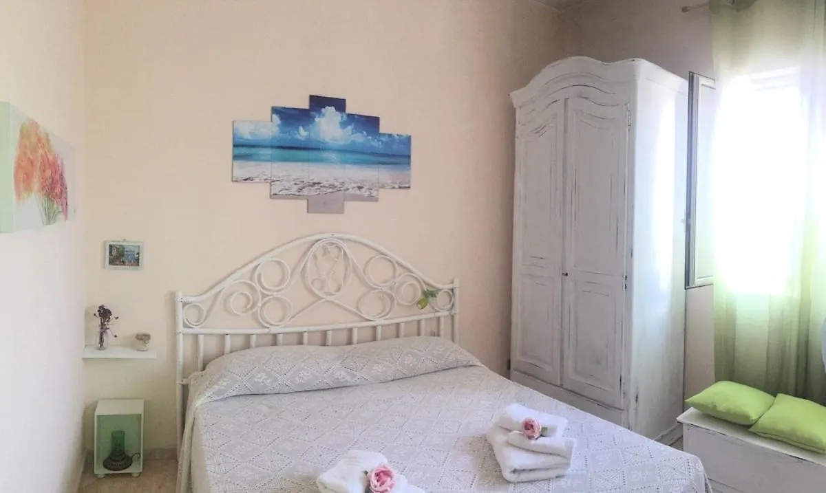 Alloggio in famiglia mondello lilla' room Palermo Italia