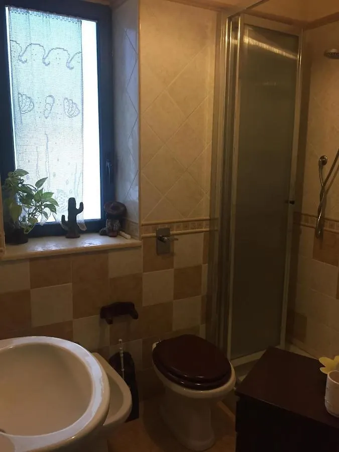 mondello lilla' room Palermo 0*,  Italia